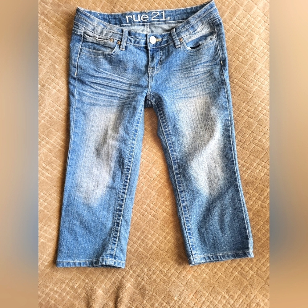 Rue‎ 21 Capris Jeans Size 3/4 Stretch